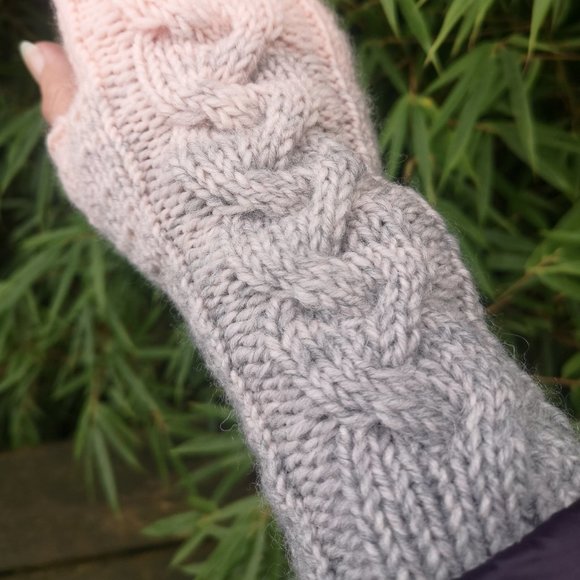 Handmade in Canda Knitted Fingerless Texting Gloves Wool Blend Pink Grey Gift - Picture 9 of 11